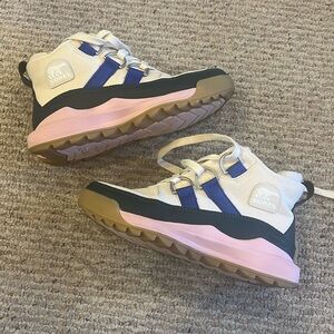 Sorel Ona Chukka booties